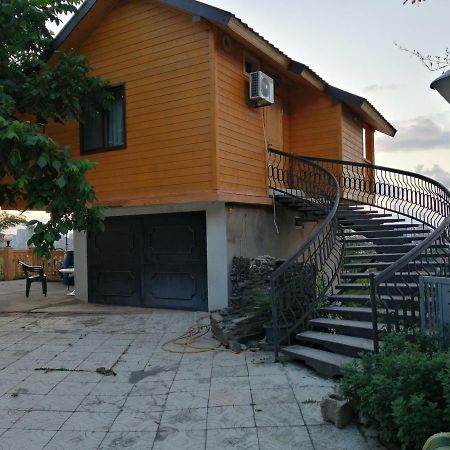 Деревянный Котеж The 1 С Выдом На Город Batumi Luaran gambar